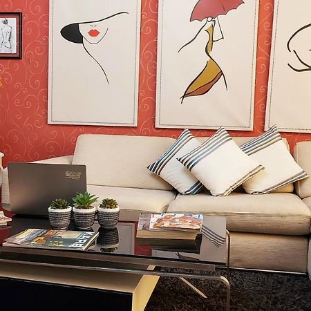 Spacious Family-Friendly Apartment In The Heart Of Bllok 티라나 외부 사진