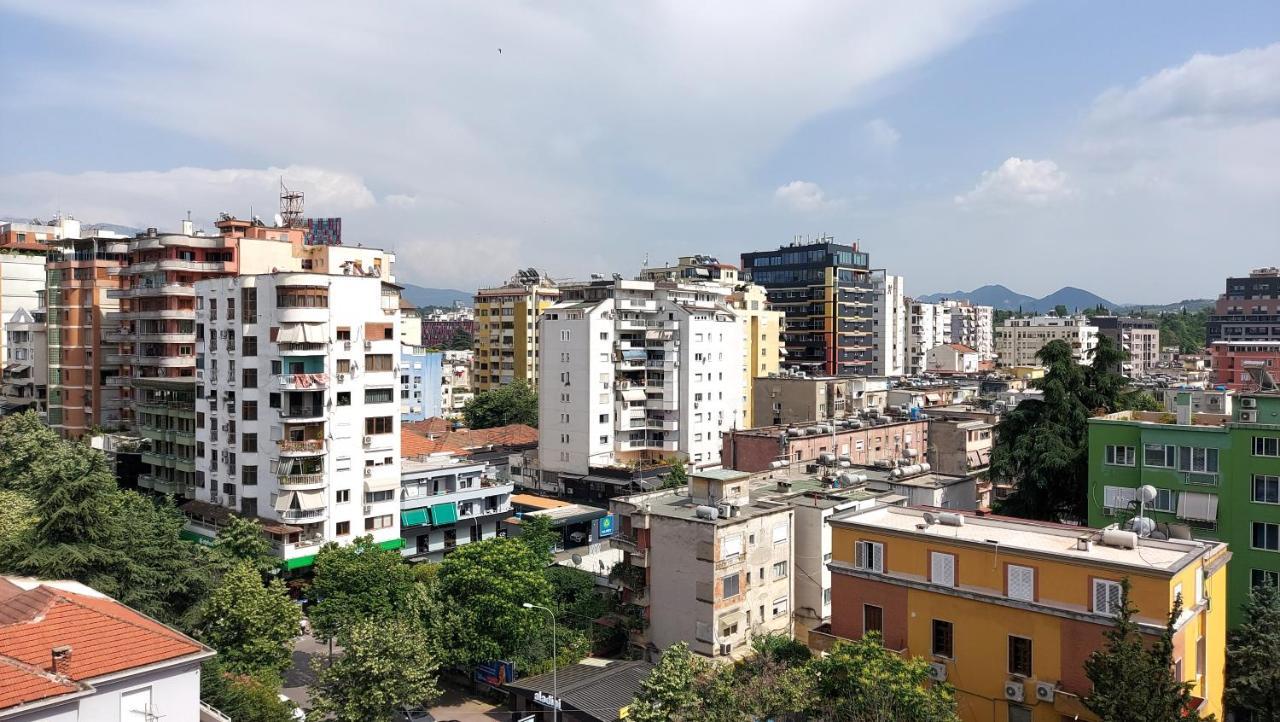 Spacious Family-Friendly Apartment In The Heart Of Bllok 티라나 외부 사진