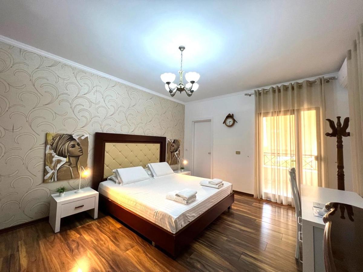 Spacious Family-Friendly Apartment In The Heart Of Bllok 티라나 외부 사진